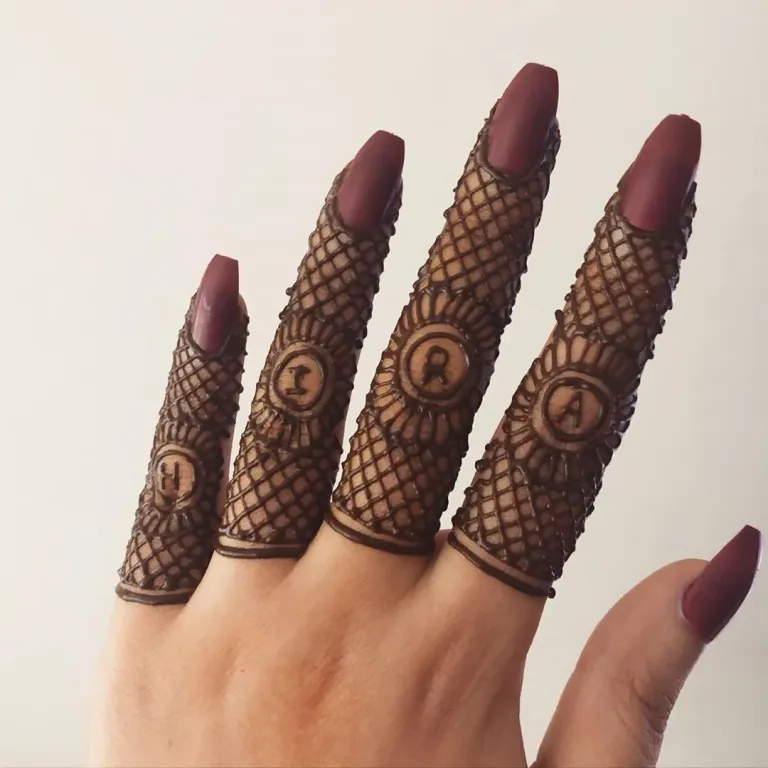 finger mehendi designs 25