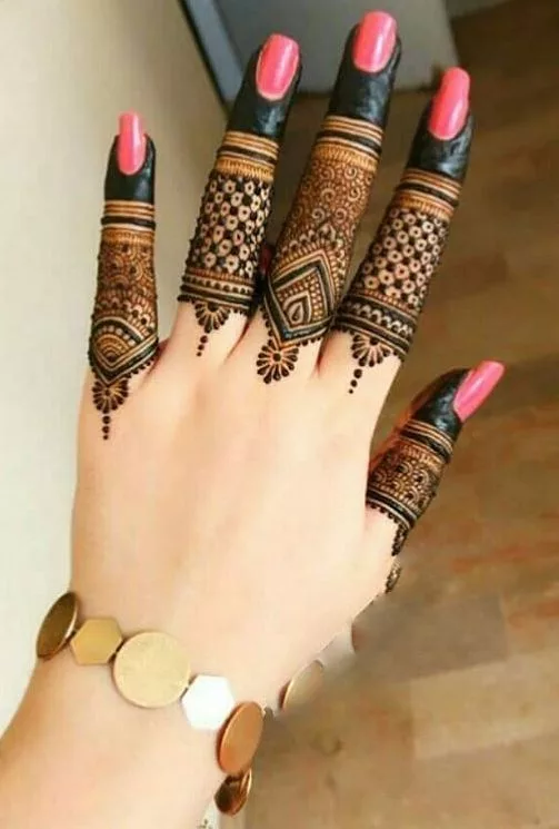 30 unique finger mehndi designs that are stunningly beautiful - Tuko.co.ke